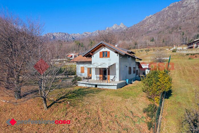 Casa con 8 locali in vendita in Via San Antonio, Cantalupa