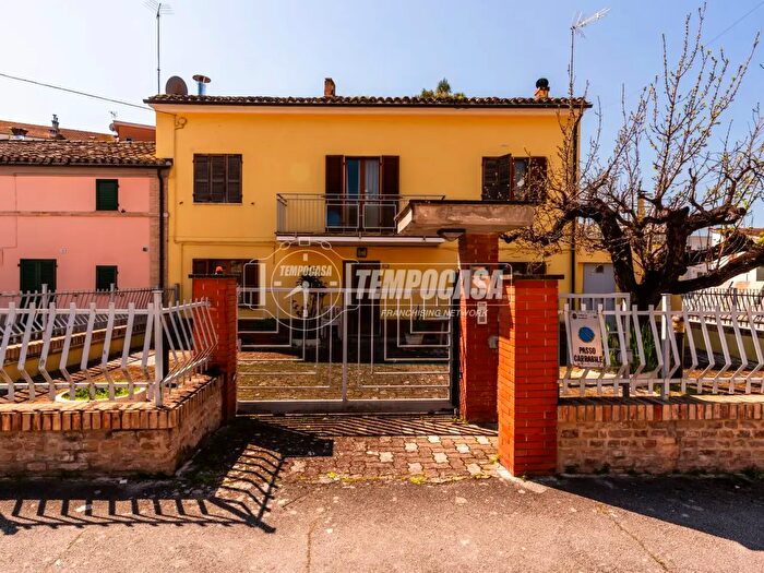 Appartamento trilocale in vendita in Via del Fiume, Macerata