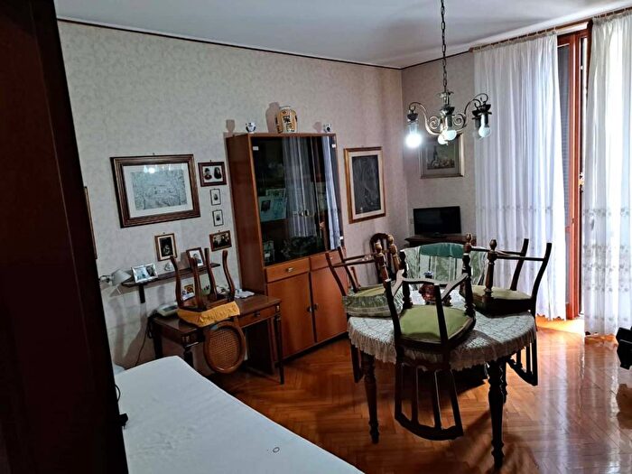 Appartamento trilocale in affitto in Via Archimede, Plebisciti Susa, Milano