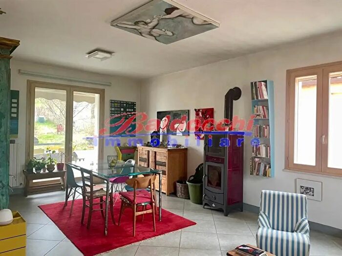 Casa con 6 locali in vendita in Fano