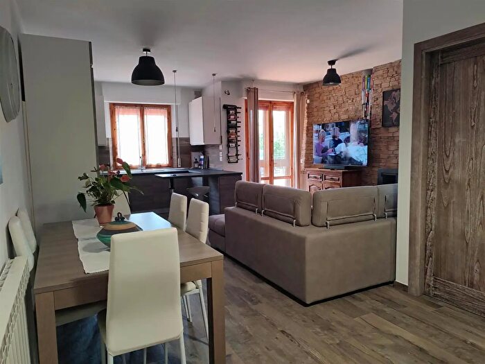 Appartamento con 5 locali in vendita in Via della Resistenza, San Quirico D'Orcia