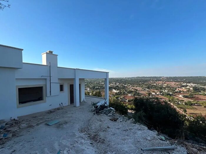Casa quadrilocale in vendita in Viale Gordini, Fasano