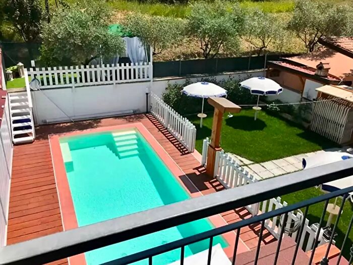 Casa con 12 locali in vendita in Via Marecchiese, San Leo