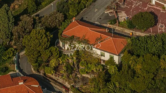 Casa con 6 locali in vendita in Sanremo