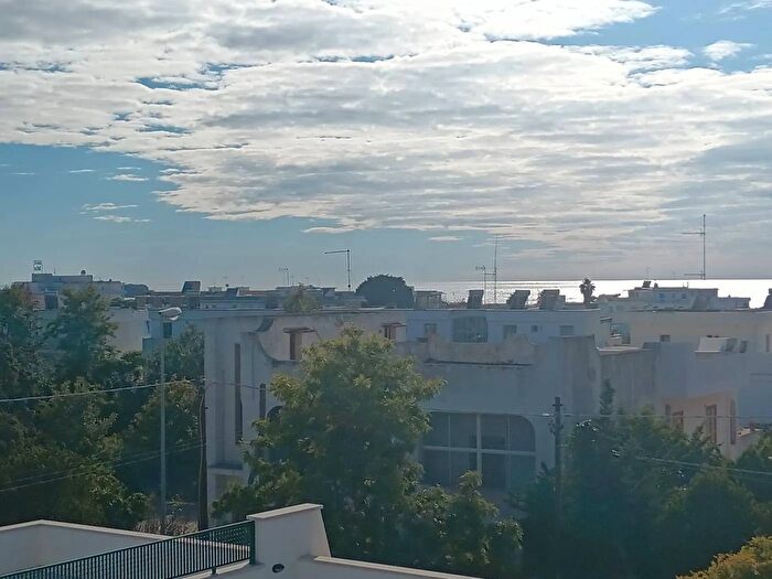 Casa con 6 locali in affitto in Via Club Azzurro Porto Cesareo, Porto Cesareo