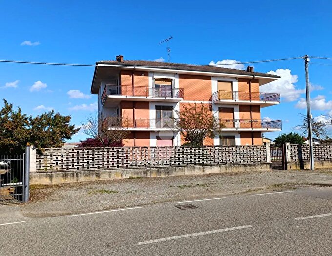Appartamento quadrilocale in vendita in Via Circonvallazione, Bianze