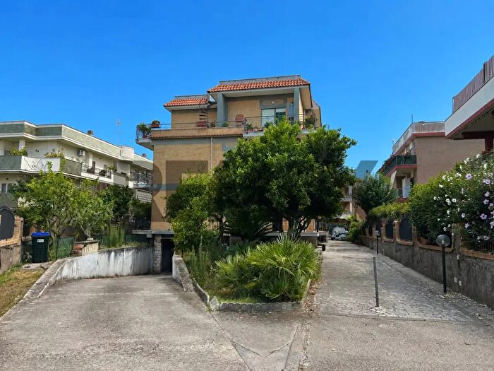 Appartamento quadrilocale in vendita in Via Santa Barbara, Nettuno