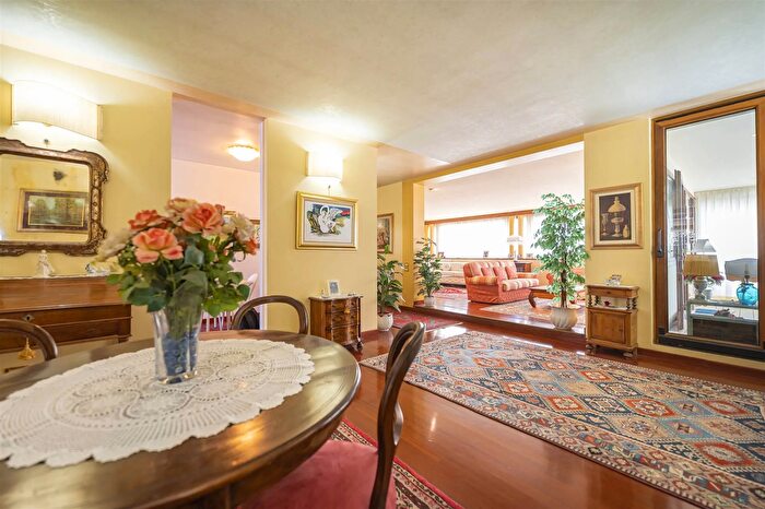 Appartamento con 8 locali in vendita in Via Flavio Busonera Abano Terme, Abano Terme