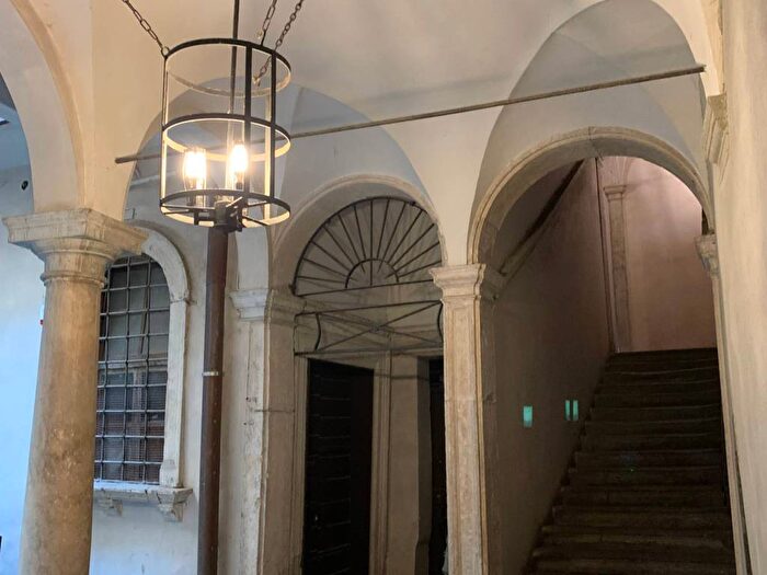 Appartamento bilocale in affitto in Vicolo di Montevecchio, Piazza Navona, Roma