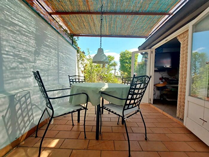 Casa con 9 locali in vendita in Viale Novembre, Faenza