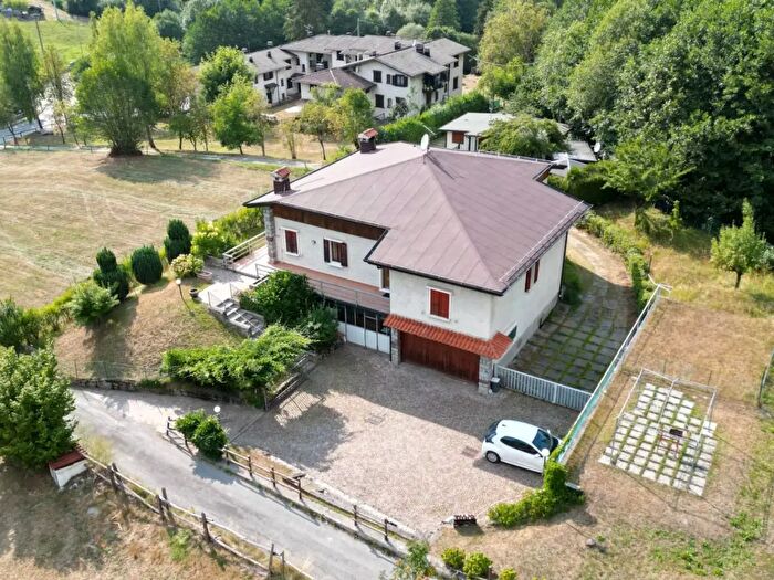 Appartamento con 5 locali in vendita in Via Pallodino, Pisogne