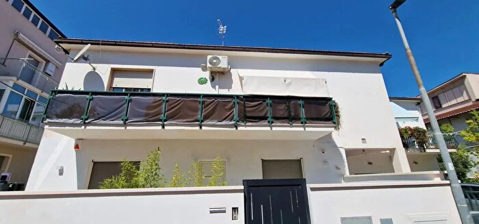 Appartamento con 5 locali in vendita in Montesilvano