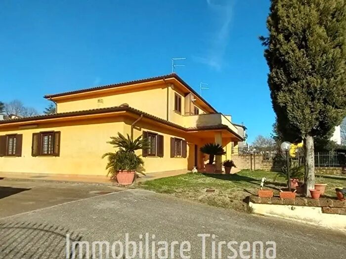 Casa con 7 locali in vendita in Castel Viscardo