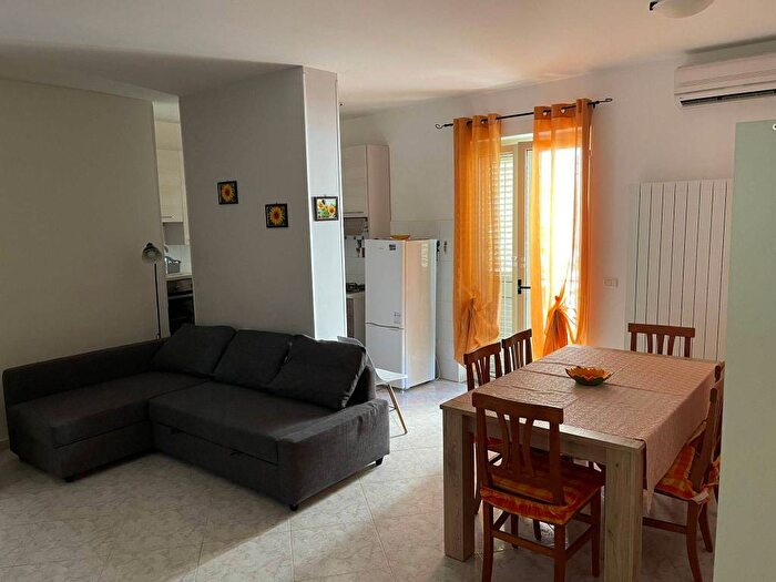 Appartamento trilocale in affitto in Via Taranto, Catanzaro Lido, Catanzaro