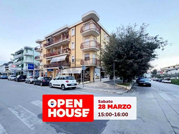 Appartamento con 6 locali in vendita in Via Bachelet, Fossacesia