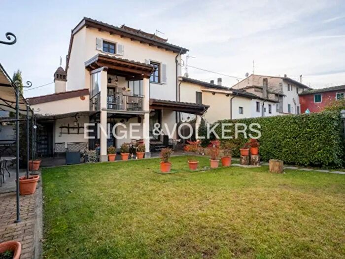 Casa con 6 locali in vendita in Via Arsella, Vicchio