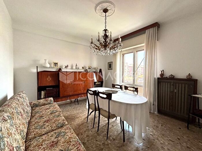 Appartamento trilocale in vendita in Via Gran Sasso, Cinisello Balsamo