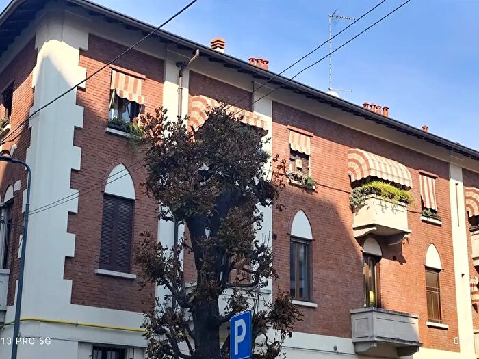 Appartamento trilocale in vendita in Via Melchiorre Gioia, Milano