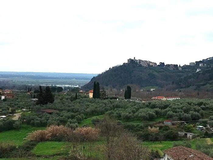 Casa con 10 locali in vendita in Capannori