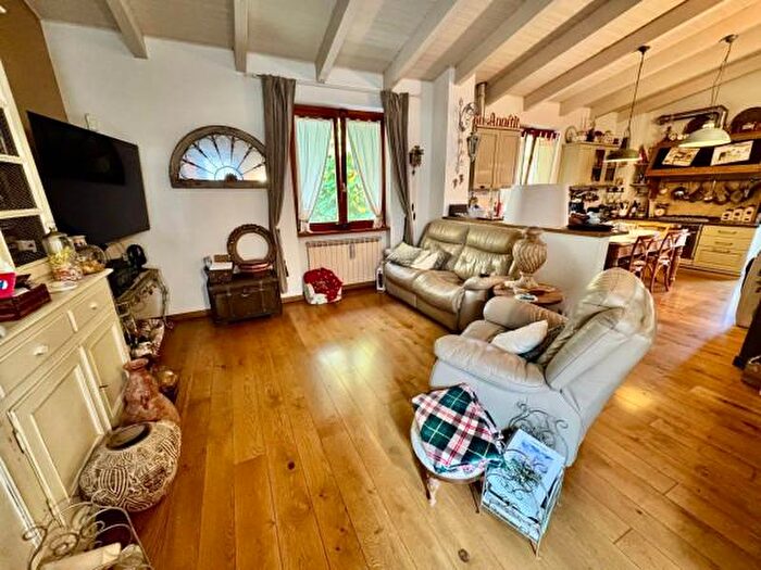 Casa con 6 locali in vendita in Via Pietro Cella, Piacenza