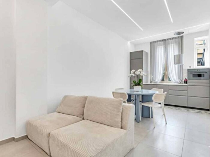 Appartamento trilocale in affitto in Via Carlo Farini, Farini, Milano