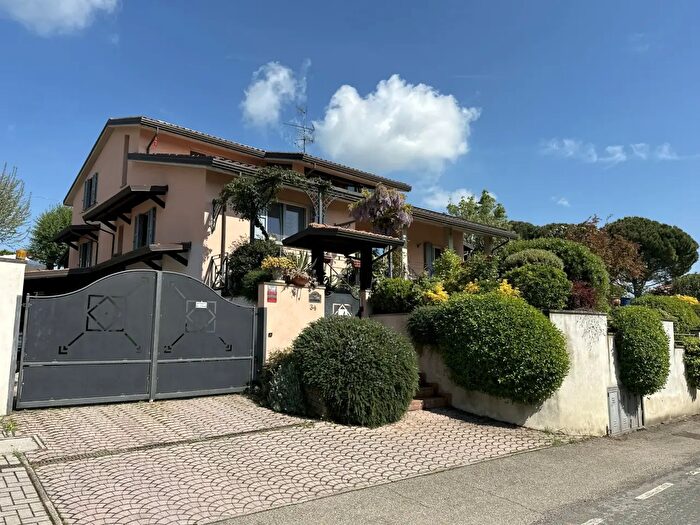 Casa con 10 locali in vendita in Via Andrea Costa, Casalfiumanese