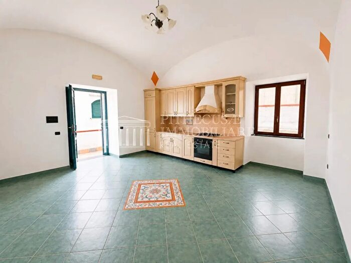 Appartamento quadrilocale in vendita in Via Nino Bixio, Barano D'Ischia