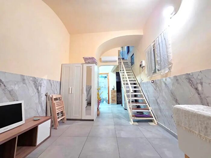 Appartamento bilocale in affitto in Via Pigna, Napoli