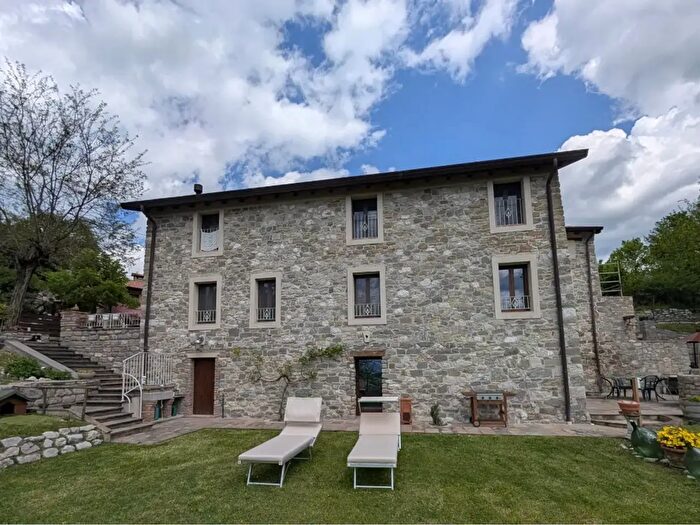 Casa con 15 locali in vendita in Via Pietra Alta, SantAgata Feltria