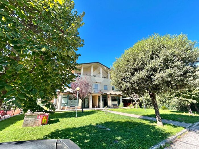 Appartamento trilocale in vendita in Via Romana, Assisi