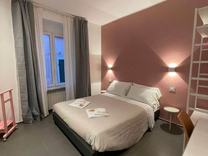 Appartamento bilocale in affitto in Piazza Giulio Beverini, Centro Storico, La Spezia