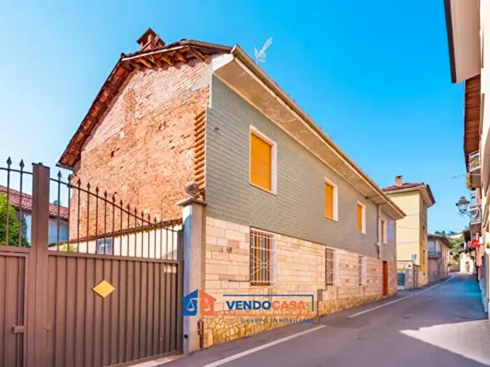 Casa con 5 locali in vendita in Via Bonino, Bra