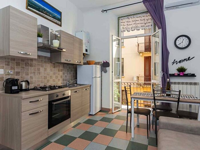 Appartamento bilocale in affitto in Via Orti, Quadronno Crocetta, Milano