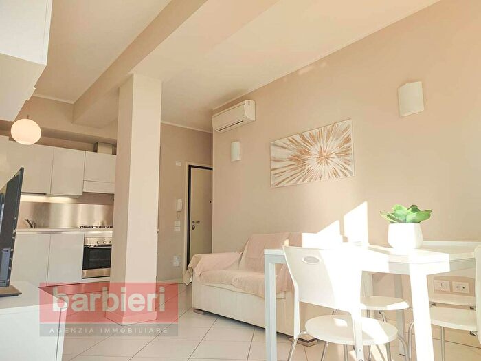 Appartamento trilocale in affitto in Viale Leopardi, Cervia