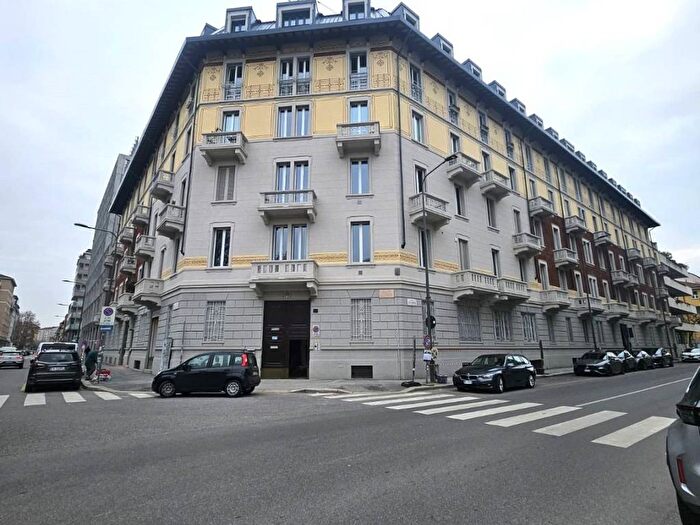 Appartamento bilocale in affitto in Via Costanza, Washington, Milano