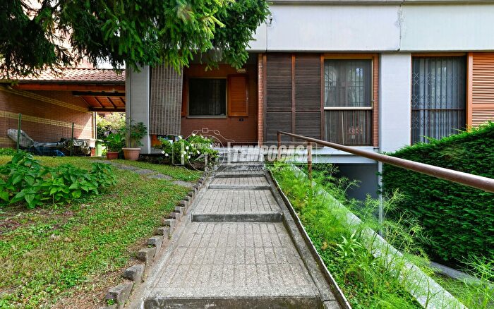 Casa quadrilocale in vendita in Via Adda, Segrate