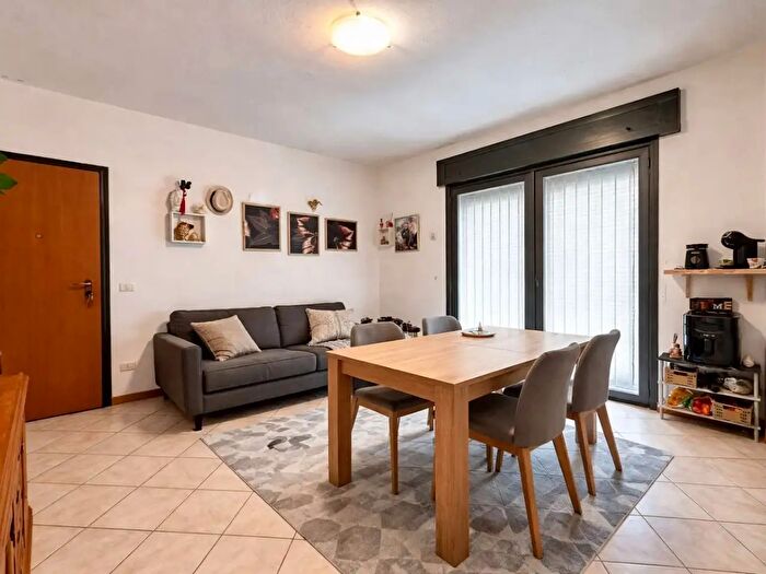 Appartamento bilocale in vendita in Via Verdi, Pianico