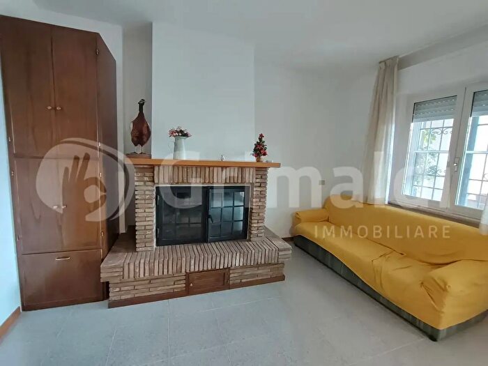 Appartamento trilocale in affitto in Magione