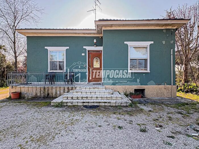 Casa quadrilocale in vendita in Via Fiorentina, Cesenatico