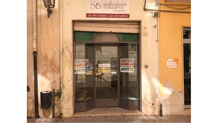 Casa quadrilocale in vendita in Floridia