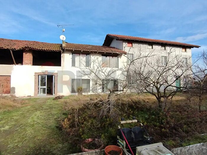 Casa con 6 locali in vendita in Arborio