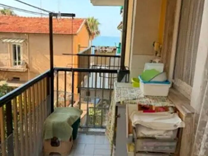 Appartamento trilocale in vendita in Passeggiata Felice Cavallotti, Ventimiglia
