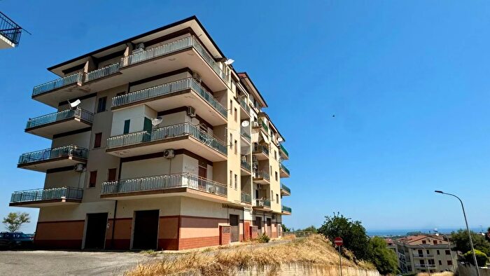 Appartamento con 5 locali in vendita in Via a De Florio, CoriglianoRossano