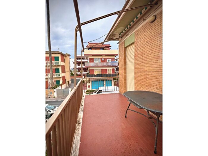 Appartamento bilocale in vendita in Lungomare delle Sirene, Pomezia