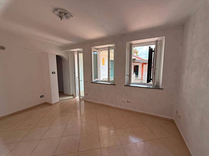 Appartamento trilocale in affitto in Via Alessandro Volta, Centro, Busto Garolfo