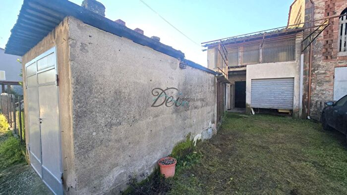 Casa quadrilocale in vendita in Via dellImmagine Farnocchia, Capannori