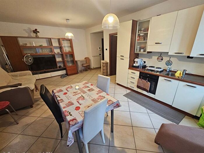 Appartamento trilocale in affitto in via D'Azeglio, San Rocco Sanzio, Seregno