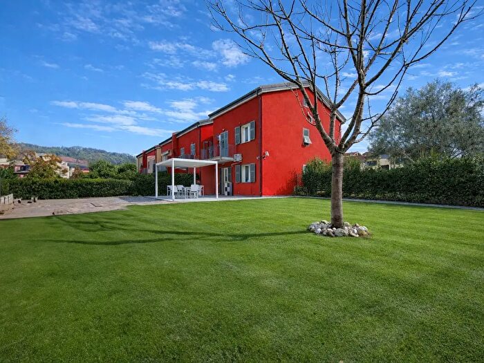 Casa trilocale in vendita in Santo Stefano Di Magra