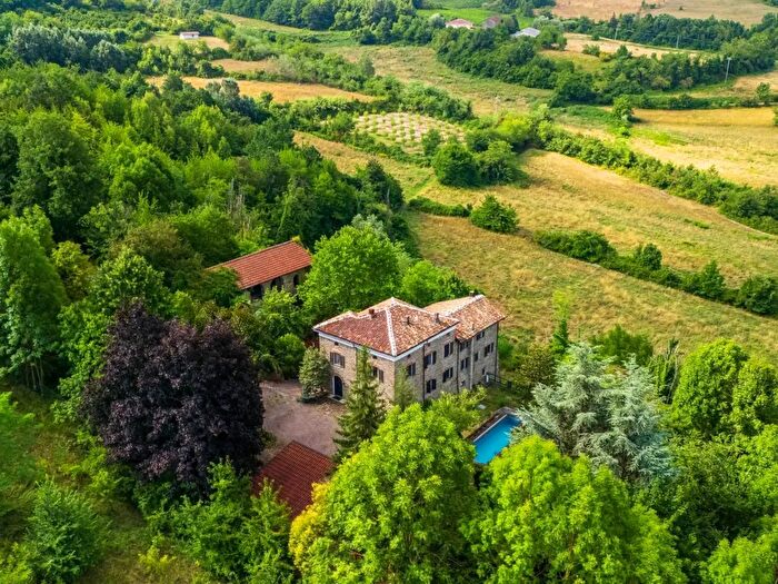 Casa con 11 locali in vendita in Località Valle Prati, Cavatore