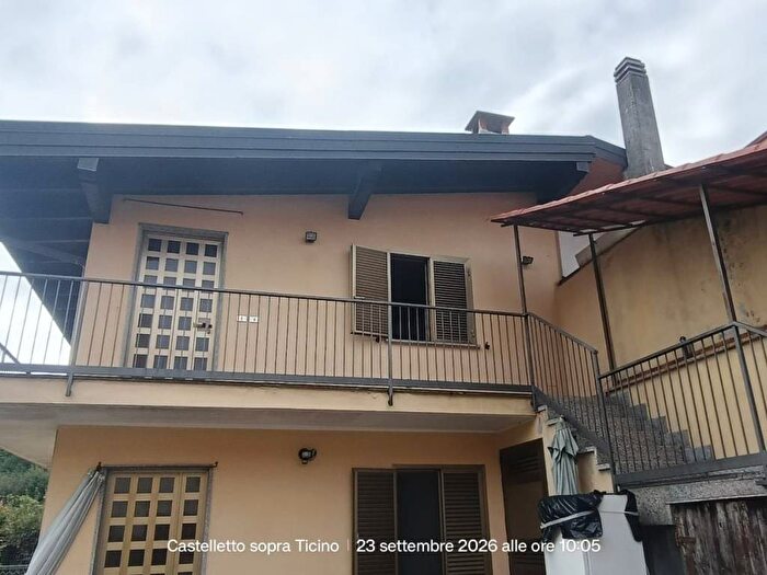 Appartamento trilocale in affitto in Via Caduti per la Libertà, Centro, Castelletto Sopra Ticino